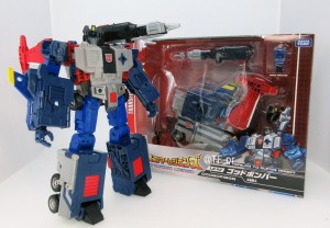 Transformers News: New Image of Takara Tomy Transformers Legends LG-42 Godbomber