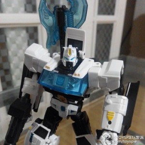 Transformers News: In-Hand Images Transformers Collectors' Club 2015 Exclusive Nova Prime