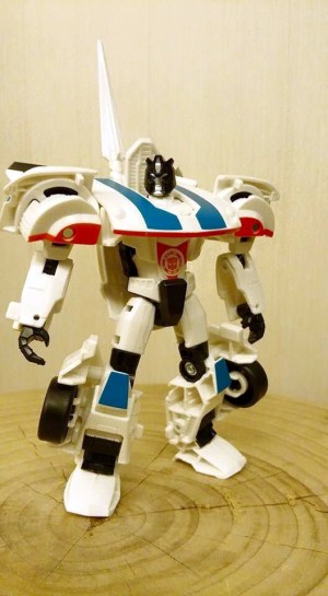 Transformers News: In hand images of Transformers Robots in Disguise (2015) Jazz and Sideswipe