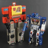 Transformers News: New Galleries: SDCC Blaster with Eject, Ramhorn, & Steeljaw and Encore Soundwave with Laserbeak