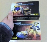 Transformers News: In Box images of Igear MW-01 Spray and MW-02 Rager