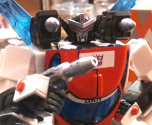 Transformers News: New in-hand pictures of Masterpiece Exhaust