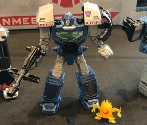 Transformers News: G1 Toy Accurate Reflector 3 Pack Revealed along with Siege Bluestreak and Soundblaster at #SDCC2019