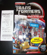 Transformers News: Transformers DOTM Retail Sightings: Cyberverse Soundwave, Lunarfire Optimus Prime, Streetside Bot Brawl