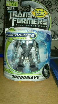 Transformers News: Cyberverse Legion Class Soundwave In-Hand Images