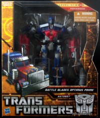 Transformers News: In Package Images of Voyager Class Battle Blade Optimus Prime