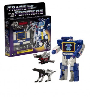 Transformers News: Official Photos for 40th Anniversary Blaster and Soundwave G1 Reissues