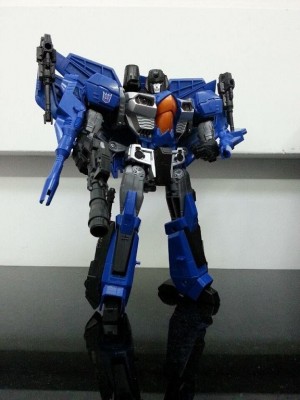 Transformers News: New In-Hand Images Combiner Wars Leader Thundercracker