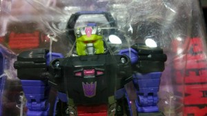Transformers News: Pictures of the Heads of Titans Return Krok and Quake and Comparisons to G1