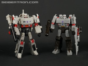 Transformers News: Comparison Images for Transformers WFC Siege Voyagers Optimus Prime and Megatron