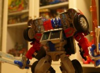 Transformers News: In-Hand Images of Transformers United UN-22 Laser Optimus Prime