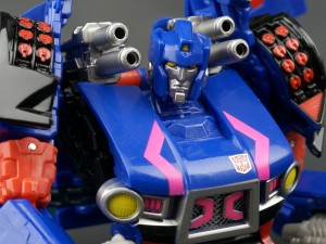 Transformers News: New Gallery: Transformers Legends LG-20 Skids