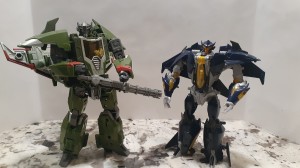 Transformers News: Video Review of Legacy Evolution Leader Skyquake with Comparisons to  Prime Figures