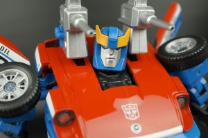 Transformers News: New Gallery: Transformers Masterpiece MP-19 Smokescreen