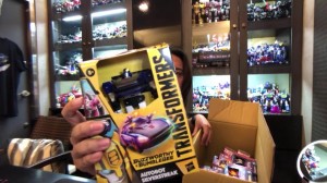 Transformers News: First Look at Exclusive Blue Silverstreak in Buzzworthy Bumblebee Packaging