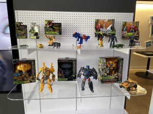 Another Rise of the Beasts Reveal with 3 Step Optimus Primal + Images of the Main Line Packaging