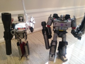 Transformers News: Pictorial Review for Exclusive Transformers Netflix Series Toys Megatron with Lionizer & Pinpointer