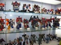 Transformers News: Even more from the Singapore Toy, Games & Comic Convention (New Video!)