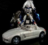 Transformers News: Transformers DOTM Deluxe Soundwave In-Hand Images