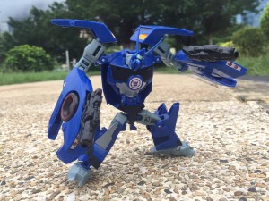 Transformers News: In Hand Images of Transformers: Robots in Disguise Thermidor, Twinferno, Bludgeon