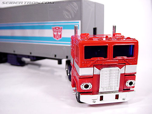 Transformers G1 1984 Optimus Prime (Convoy)  (Reissue) (Image #3 of 83)