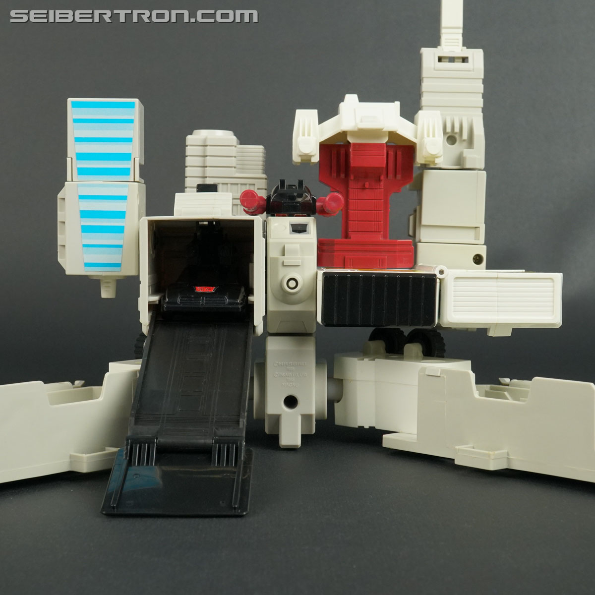 Transformers G1 1986 Metroplex (Metroflex) (Image #30 of 278)