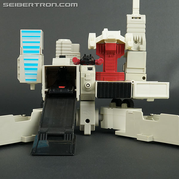 Transformers G1 1986 Metroplex (Metroflex) (Image #30 of 278)