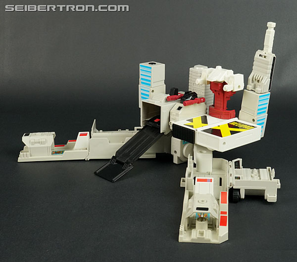 Transformers G1 1986 Metroplex (Metroflex) (Image #39 of 278)