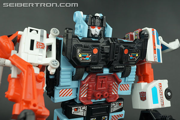 transformers g1 defensor toy