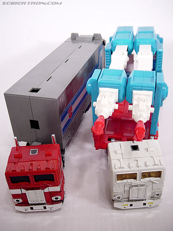Transformers G1 1986 Ultra Magnus (Reissue) (Image #2 of 46)