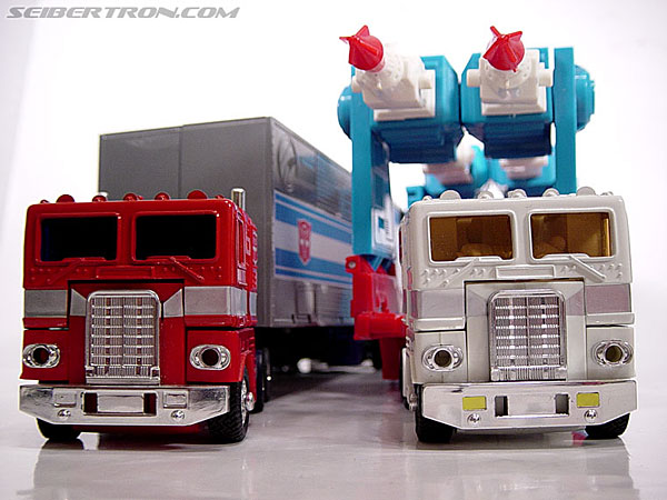 Transformers G1 1986 Ultra Magnus (Reissue) (Image #3 of 46)