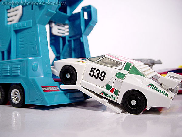 Transformers G1 1986 Ultra Magnus (Reissue) (Image #10 of 46)