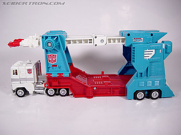Transformers G1 1986 Ultra Magnus (Reissue) (Image #15 of 46)