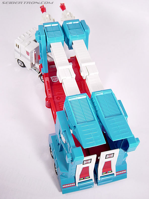 Transformers G1 1986 Ultra Magnus (Reissue) (Image #16 of 46)