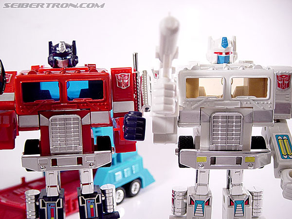 Transformers G1 1986 Ultra Magnus (Reissue) (Image #26 of 46)