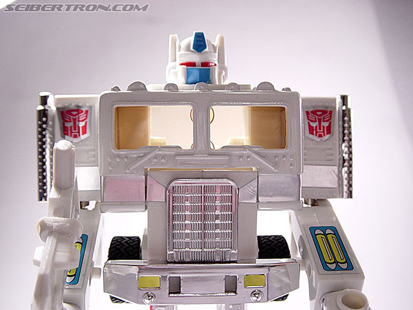Transformers G1 1986 Ultra Magnus (Reissue) (Image #28 of 46)