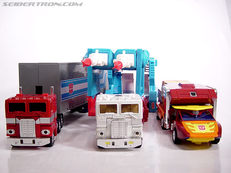 Transformers G1 1986 Ultra Magnus (Reissue) (Image #1 of 46)