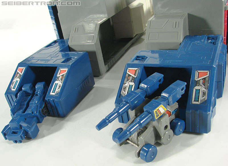 Transformers G1 1987 Fortress Maximus (Image #99 of 274)