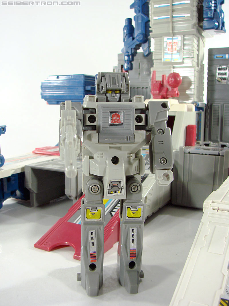 Transformers G1 1987 Fortress Maximus (Image #149 of 274)