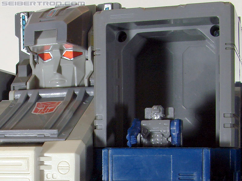 Transformers G1 1987 Fortress Maximus (Image #224 of 274)