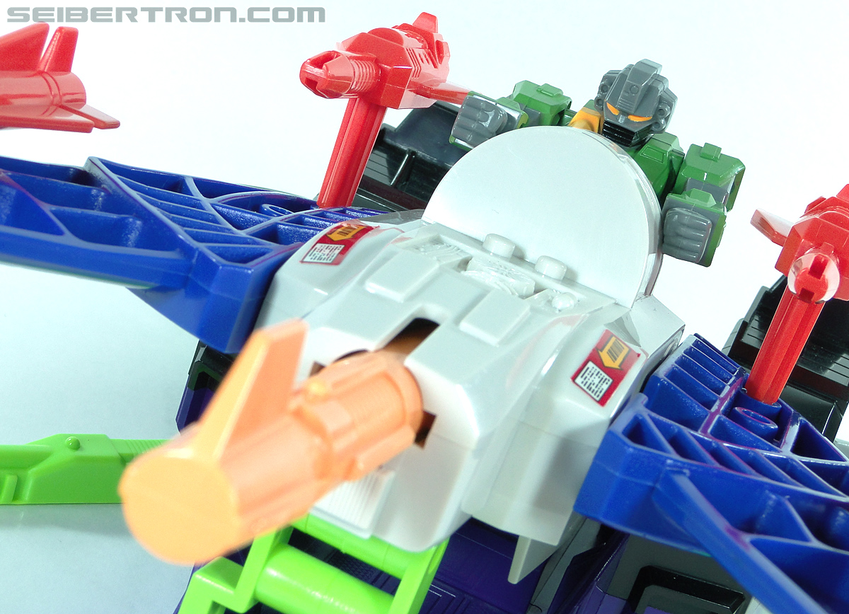 Transformers G1 1990 Gutcruncher with Stratotronic Jet (Image #130 of 189)