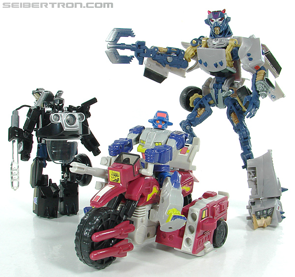 Transformers G1 1990 Axer with Off Road Cycle (Image #114 of 162)