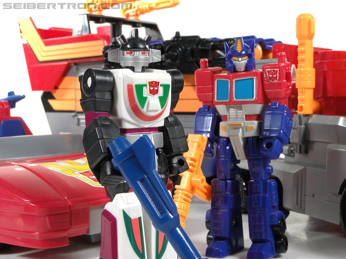 Transformers G1 1990 Wheeljack with Turbo Racer (Image #167 of 178)
