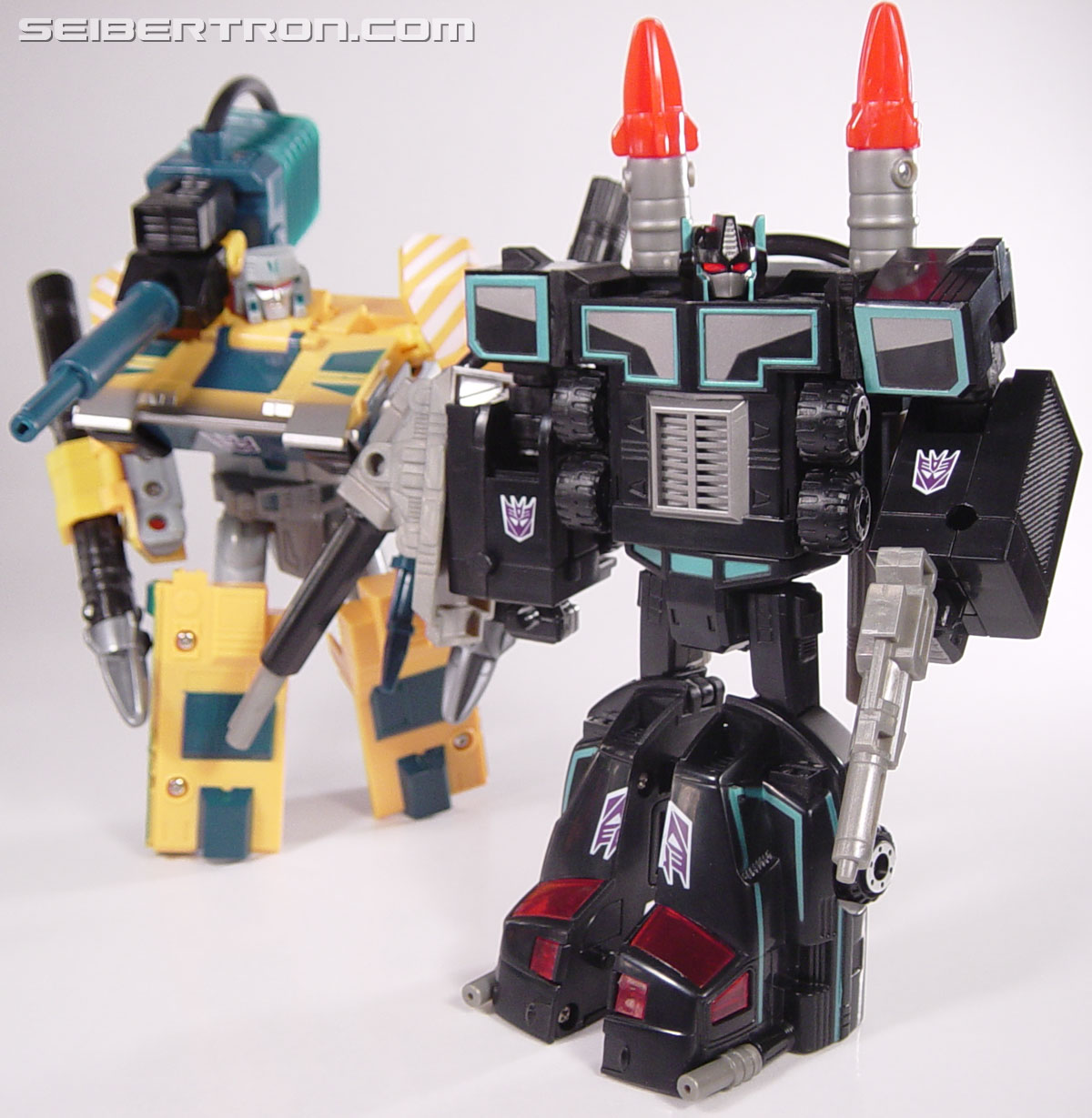 Transformers Robots In Disguise Scourge (Black Convoy) (Image #100 of 102)