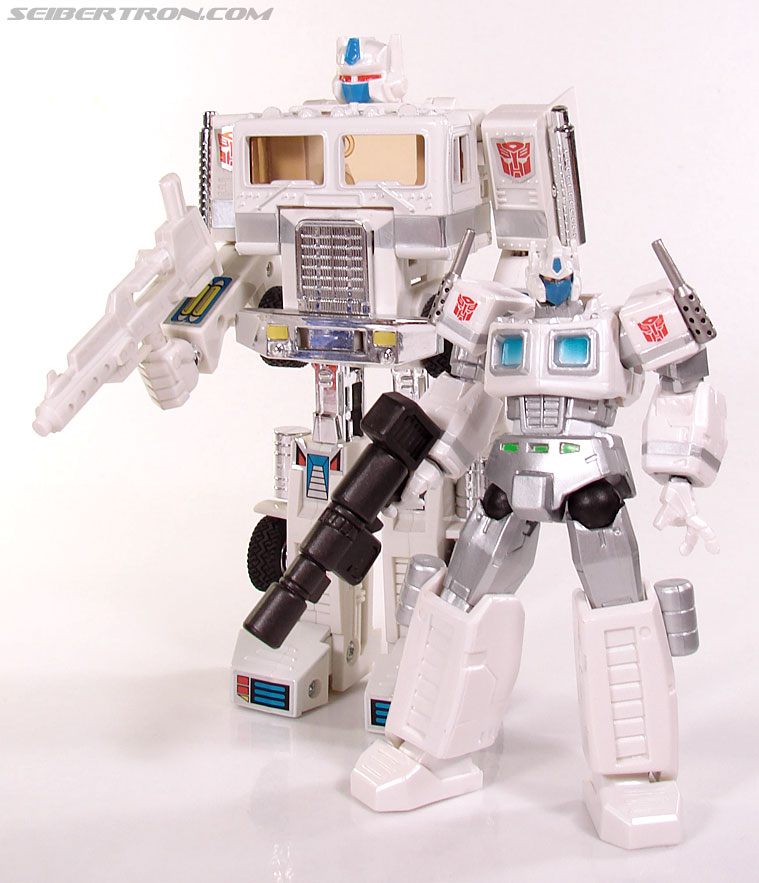 Transformers Revoltech Ultra Magnus (Revoltech) (Image #105 of 108)