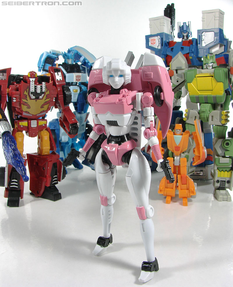 Transformers 3rd Party Products TRNS-01 Valkyrie (Arcee) Toy Gallery ...