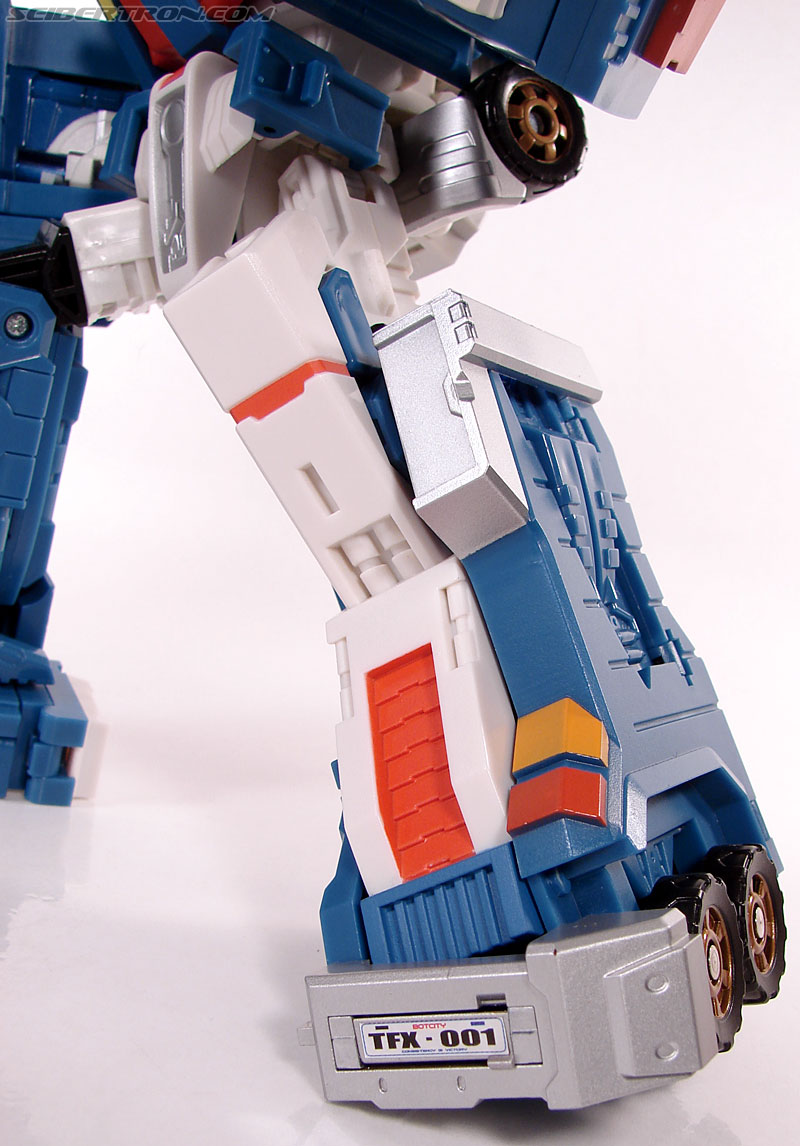 Transformers 3rd Party Products TFX-01 City Commander (Ultra Magnus) (Image #184 of 269)