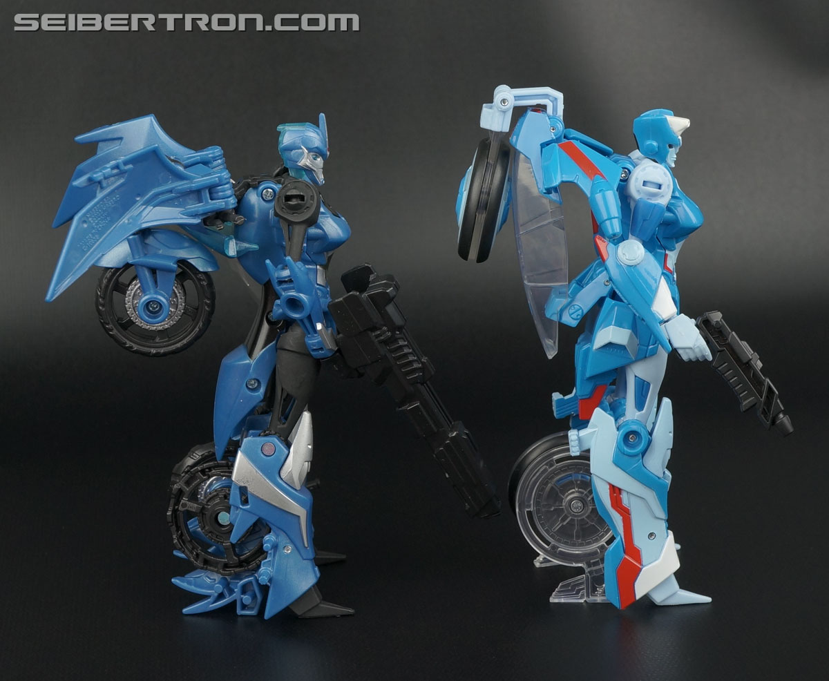 Transformers Generations Chromia (Image #122 of 164)