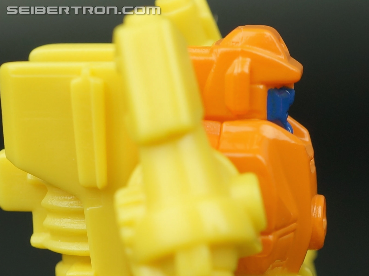 Transformers Generations Caliburst (Tracer) (Image #30 of 63)