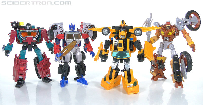 Transformers Reveal The Shield Bumblebee (Image #109 of 141)